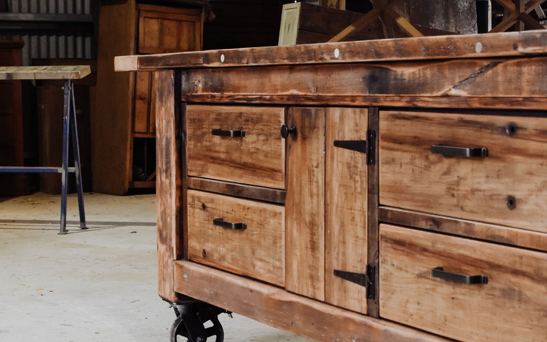 Rustic style island bench